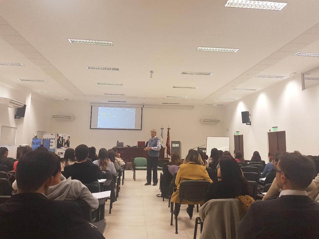 Liderazgo laboral en la curricula de ingreso para profesionales