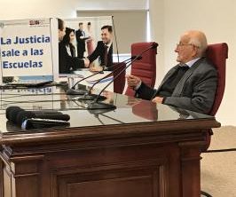 El exprocurador Catalano dictó una clase en la Escuela