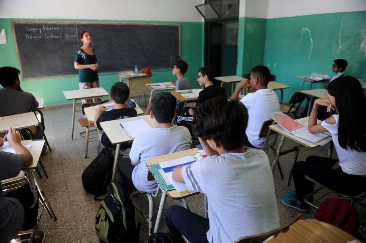 Más de 70 estudiantes participan de "La Justicia sale a las Escuelas" en Metánquipo del Poder Judicial
