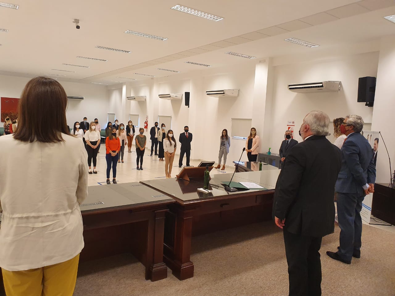 Catalano tomó juramento a los profesionales que iniciarán prácticas tribunalicias