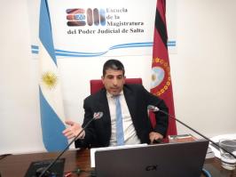 Capacitación sobre el funcionamiento de los tribunales de juicio para abogados