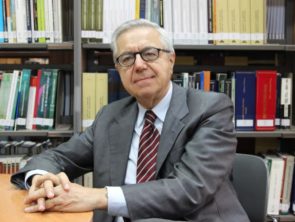 Rodolfo Vigo diserta en la Escuela de la Magistratura