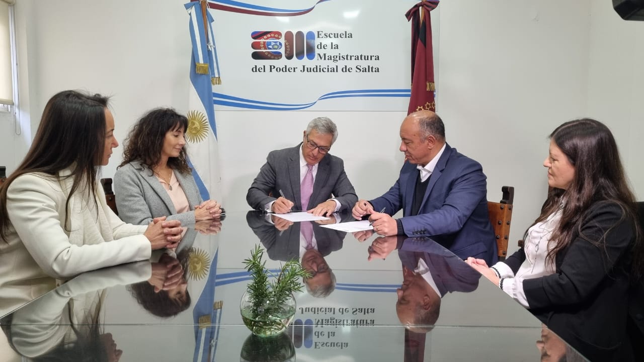 El juez Vittar firmó acuerdo de cooperación con el ministro Dib Ashur