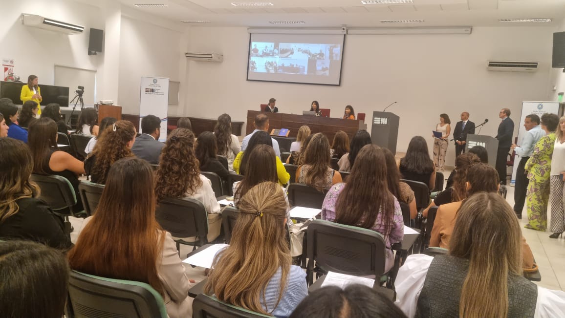 Tomaron juramento a los abogados que cursaron el Programa de Formación Inicial